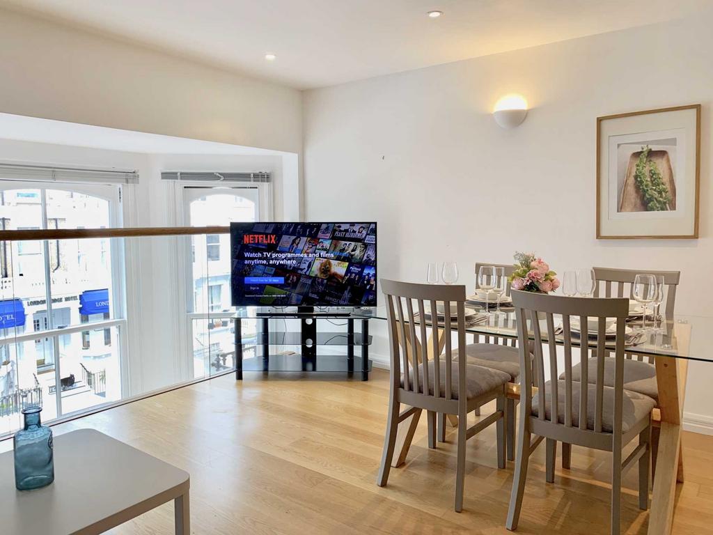 Apartment in London, Earl's Court - View 2