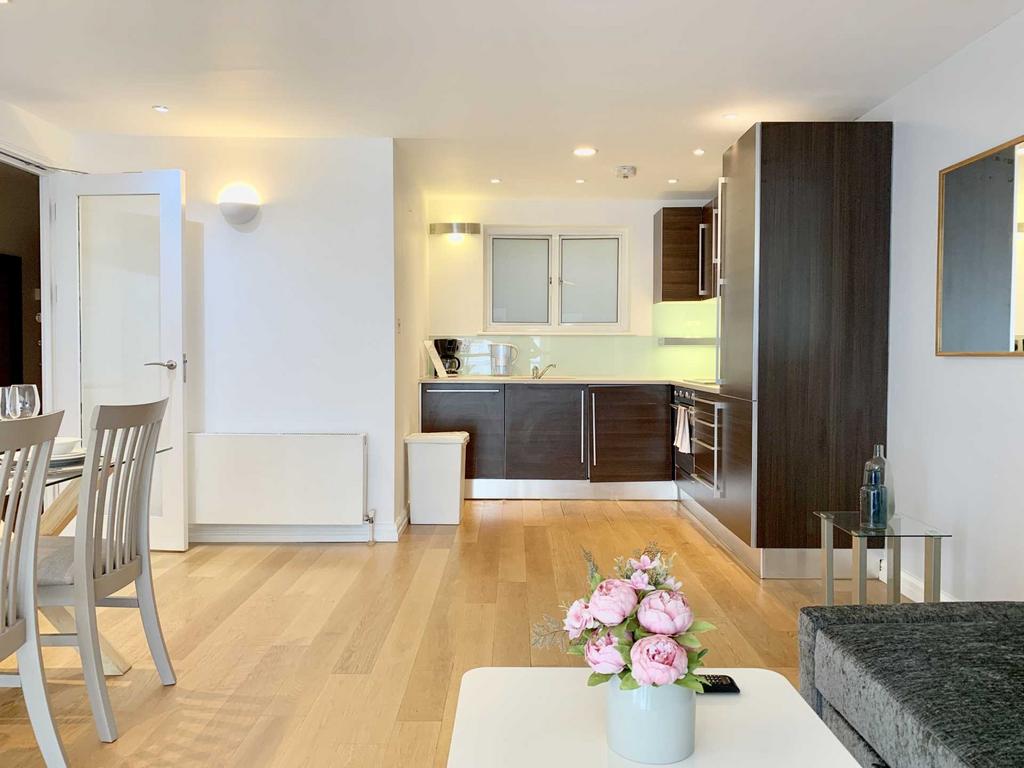 Apartment in London, Earl's Court - View 3