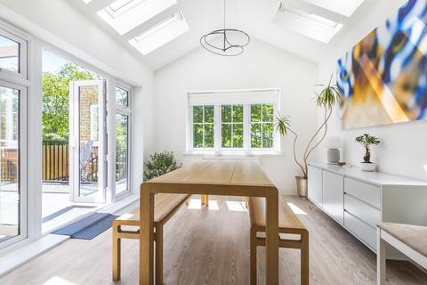20 Stable Close, Wrecclesham, Farnham, GU10 4EF