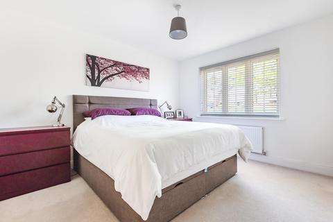 20 Stable Close, Wrecclesham, Farnham, GU10 4EF