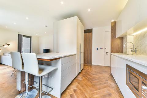 2 bedroom apartment to rent, Ambassador Building, Embassy Gardens, London, SW11