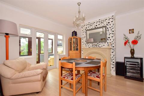 21 Carlton Road, Romford, RM2 5AP