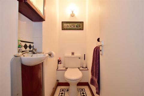 21 Carlton Road, Romford, RM2 5AP