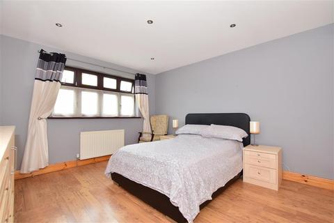 21 Carlton Road, Romford, RM2 5AP