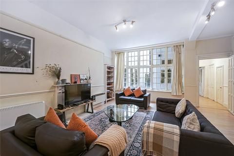 4 bedroom flat to rent, Gloucester Road, South Kensington, London