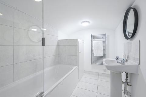 4 bedroom flat to rent, Gloucester Road, South Kensington, London