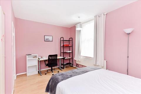 3 bedroom apartment to rent, Herbrand Street, Bloomsbury, WC1N