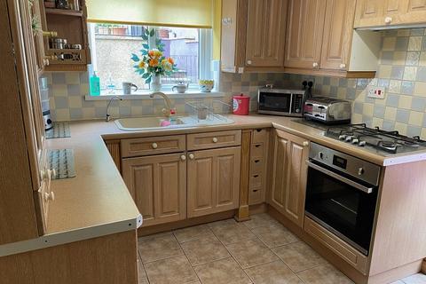 12b Aberclydach Place, Clydach, Swansea, SA6 5BU
