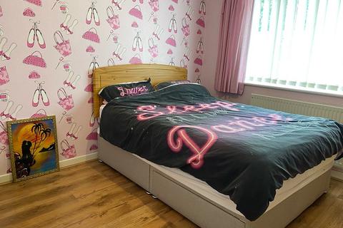 12b Aberclydach Place, Clydach, Swansea, SA6 5BU