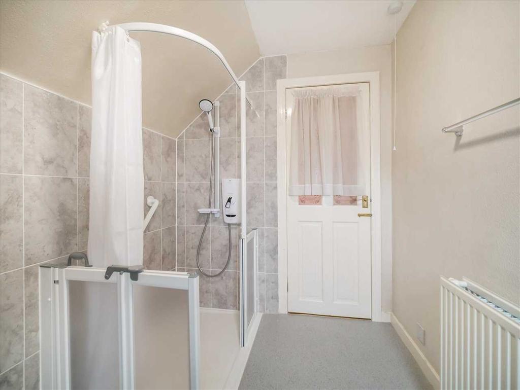 Shower Room (2)