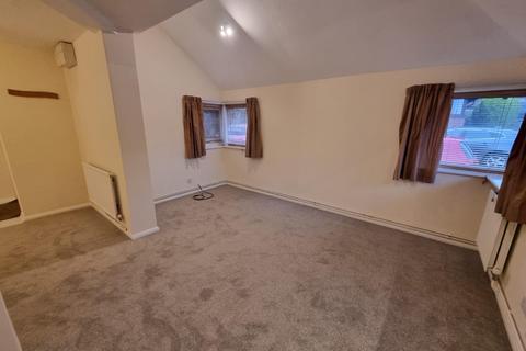 1 bedroom ground floor maisonette to rent, Matthew Court, Shenley Church End, Milton Keynes, MK5