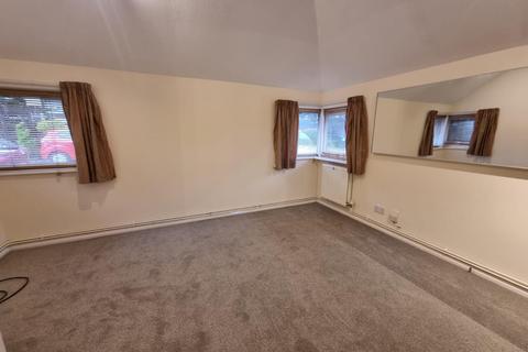 1 bedroom ground floor maisonette to rent, Matthew Court, Shenley Church End, Milton Keynes, MK5