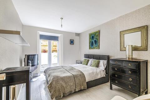 3 bedroom flat for sale, Park Hill, Clapham