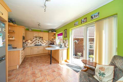 1 Gilbert Way, Berkhamsted, HP4 3JF