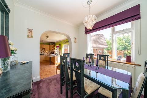 1 Gilbert Way, Berkhamsted, HP4 3JF