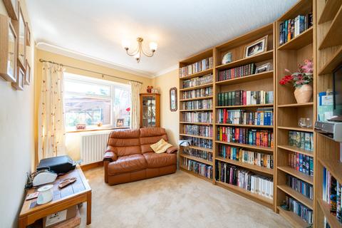 1 Gilbert Way, Berkhamsted, HP4 3JF