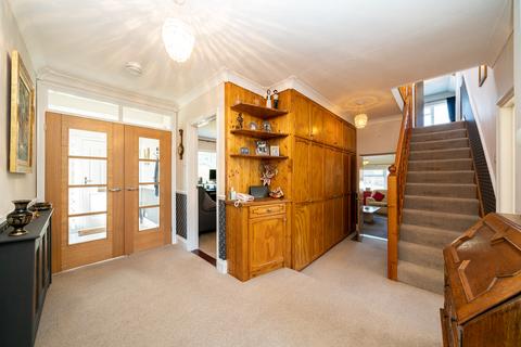1 Gilbert Way, Berkhamsted, HP4 3JF