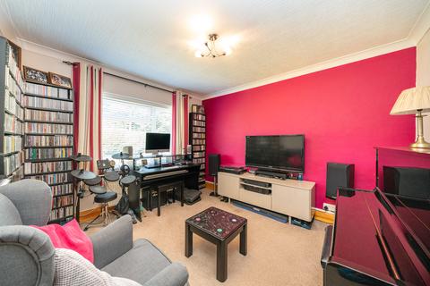 1 Gilbert Way, Berkhamsted, HP4 3JF