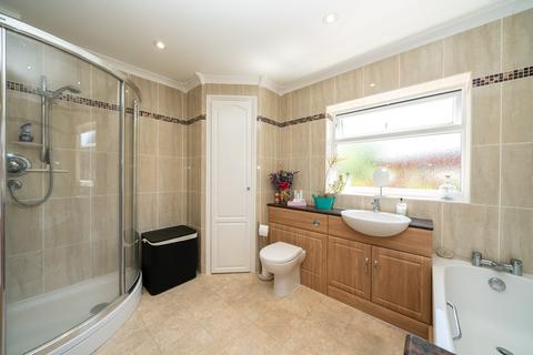 1 Gilbert Way, Berkhamsted, HP4 3JF