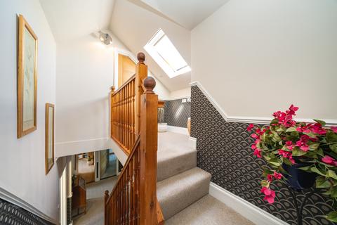 1 Gilbert Way, Berkhamsted, HP4 3JF
