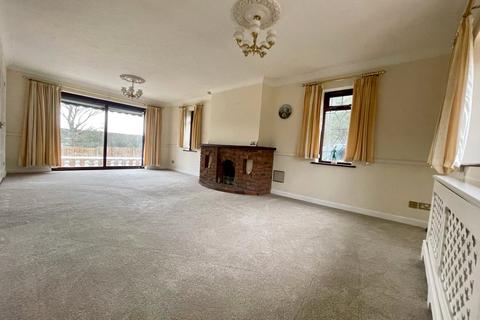 3 bedroom bungalow for sale, Kenmar Close, Rayleigh, Essex, SS6