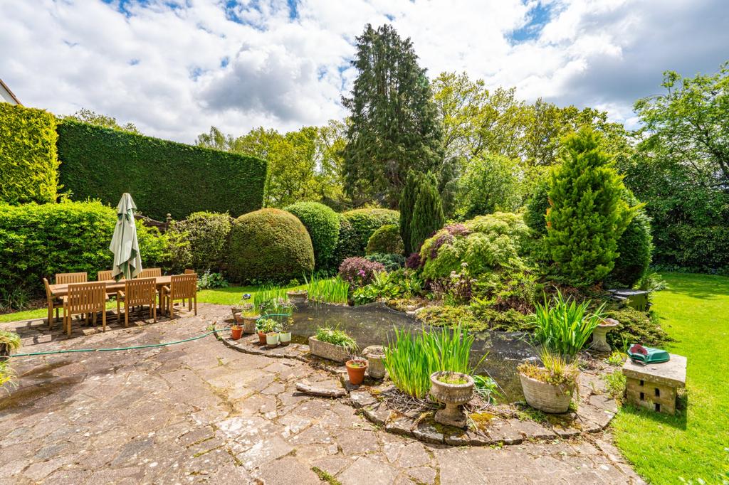 Bull Lane, Chalfont St Peter, Gerrards Cross, Buckinghamshire 3 bed