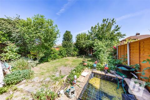 12 Dawson Drive, Rainham, RM13 7ED