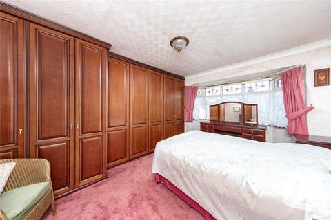 12 Dawson Drive, Rainham, RM13 7ED