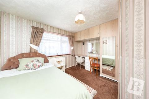 12 Dawson Drive, Rainham, RM13 7ED