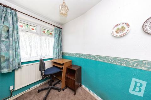 12 Dawson Drive, Rainham, RM13 7ED