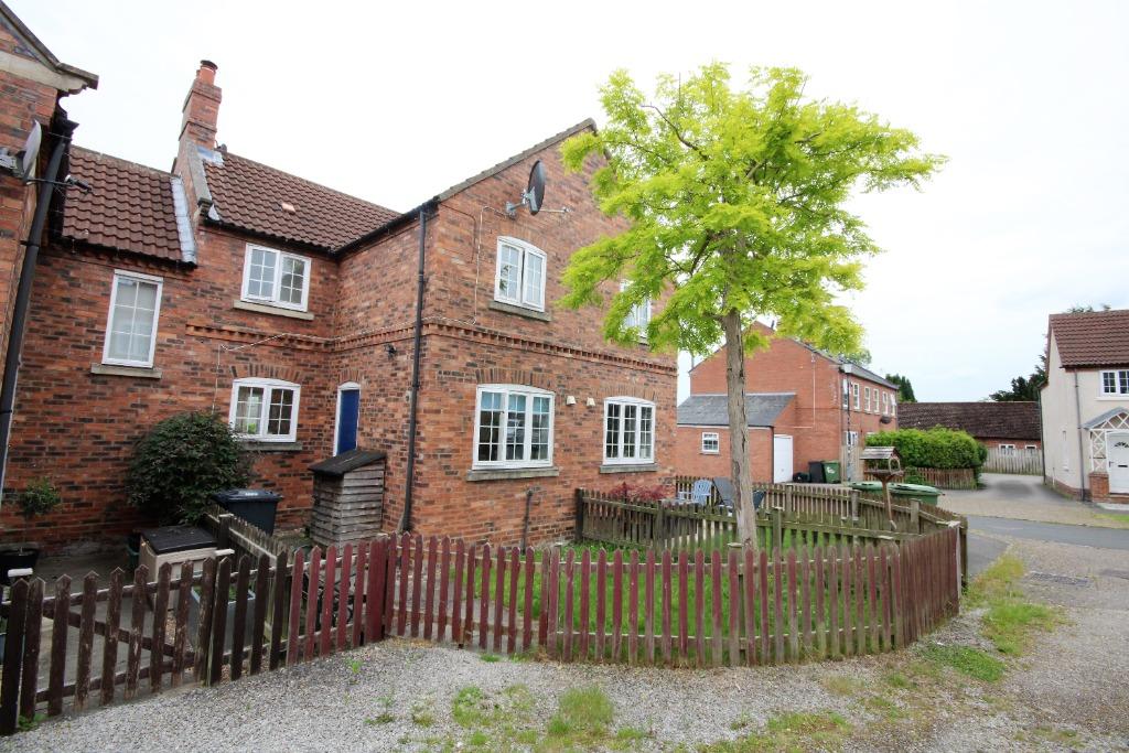 Garden Flats Lane, Dunnington, York, YO19 2 bed terraced house £800
