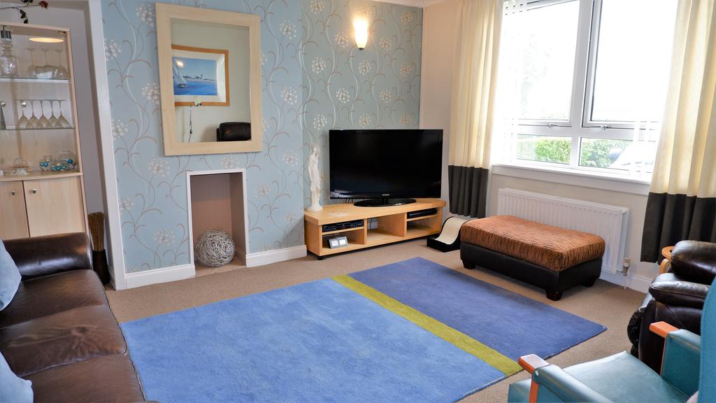 Aurs Road, Barrhead G78 3 bed terraced house £135,000