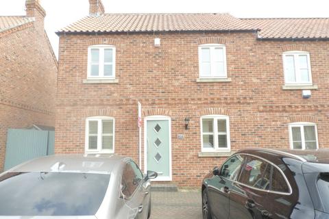 3 bedroom semi-detached house to rent, Waverley Court,Thorne,Doncaster, DN8