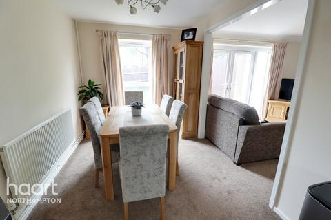 75 Camborne Close, Northampton, NN4 8PH