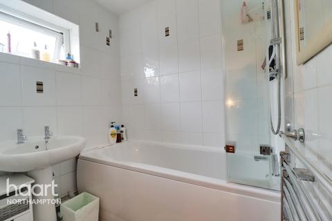 75 Camborne Close, Northampton, NN4 8PH