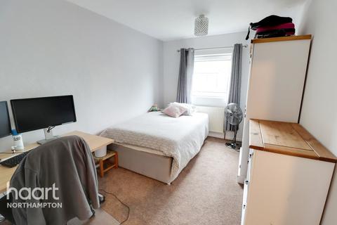75 Camborne Close, Northampton, NN4 8PH