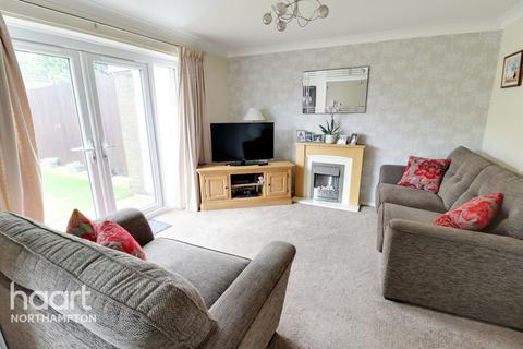 75 Camborne Close, Northampton, NN4 8PH