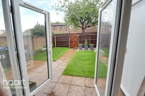 75 Camborne Close, Northampton, NN4 8PH