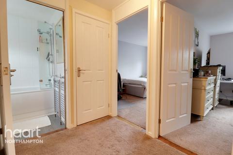 75 Camborne Close, Northampton, NN4 8PH