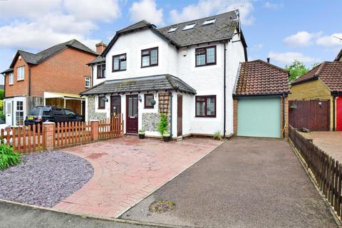 40 Low Meadow, Halling, Rochester, ME2 1LX