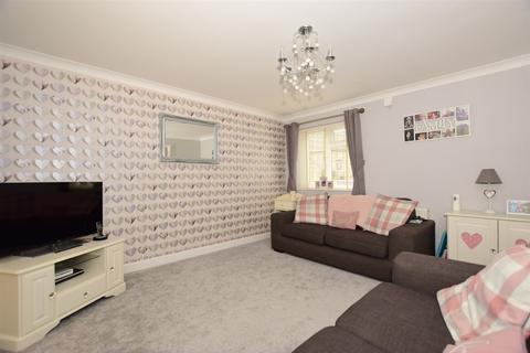 40 Low Meadow, Halling, Rochester, ME2 1LX