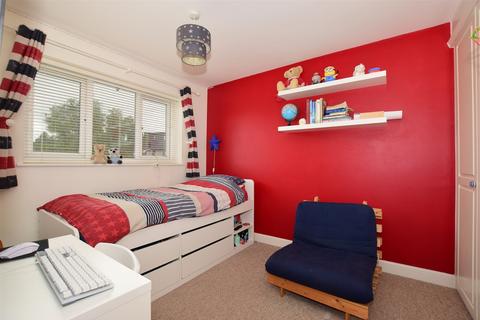 40 Low Meadow, Halling, Rochester, ME2 1LX
