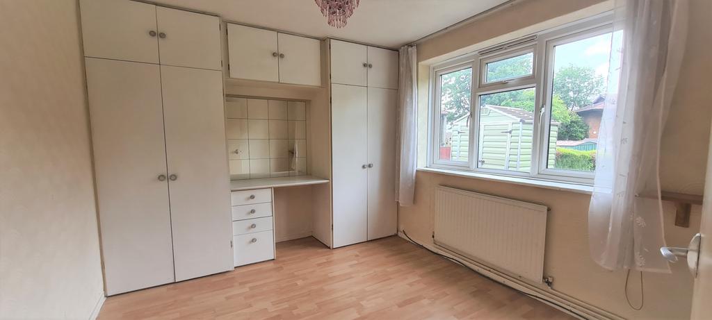 Rear bedroom