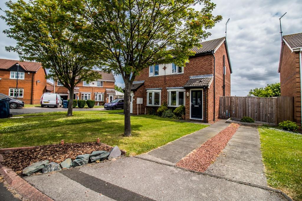 Cricklewood Drive, Penshaw, Houghton le Spring 2 bed semidetached house £125,000