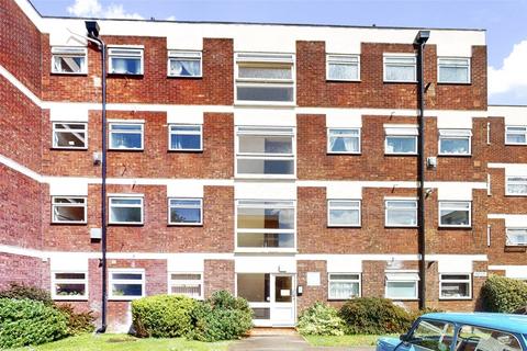 2 bedroom apartment for sale, Oaktree Close, Ealing, London, W5