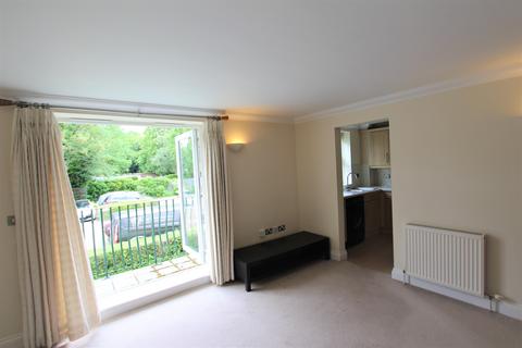 2 bedroom apartment to rent, Stoneleigh Court, 33a, Birdhurst Rise, South Croydon CR2