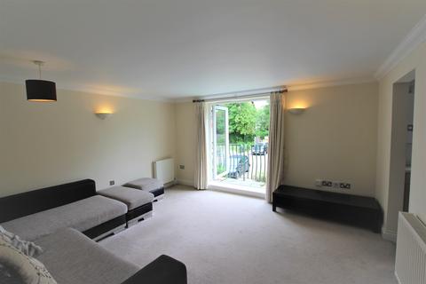 2 bedroom apartment to rent, Stoneleigh Court, 33a, Birdhurst Rise, South Croydon CR2