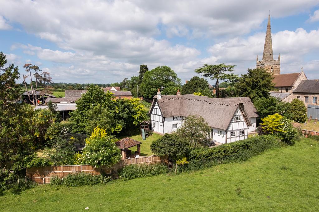 Ladbroke, Southam, Warwickshire, CV47 5 bed village house £1,275,000