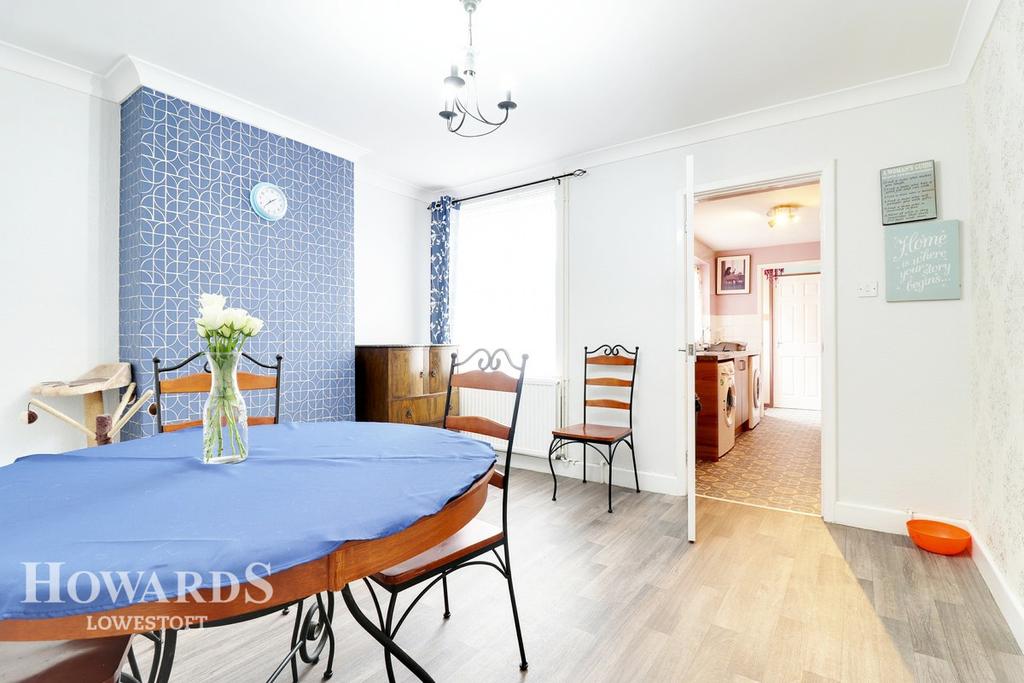 Wollaston Road, Lowestoft 3 bed terraced house £130,000