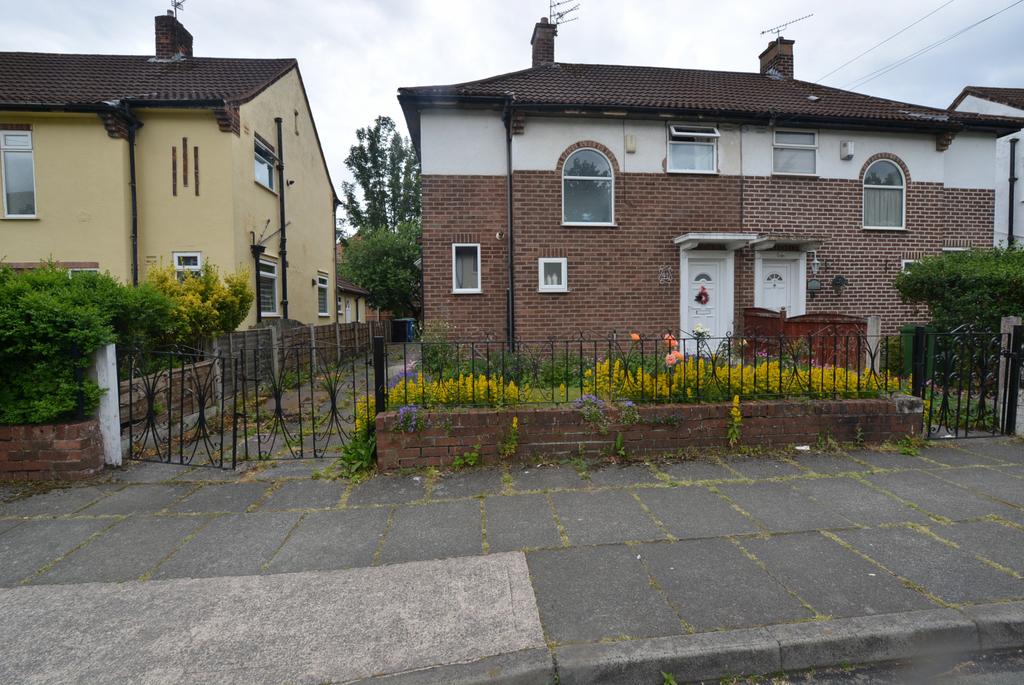 Cherry Tree Walk, Stretford M32 3 bed semidetached house £285,000